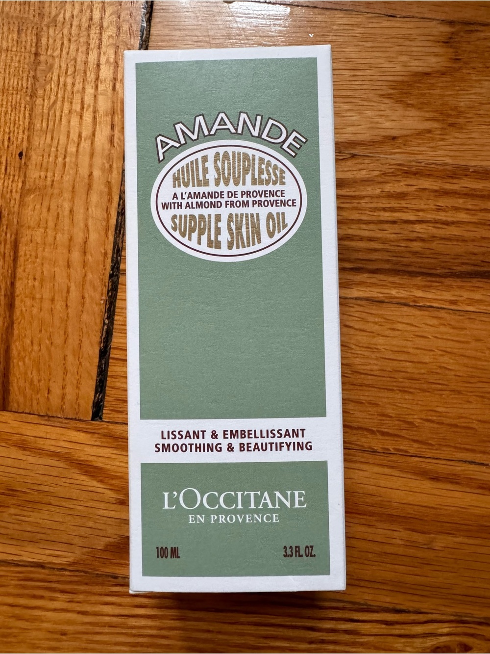 L'OCCITANE Amande Supple Skin Oil - Green and White